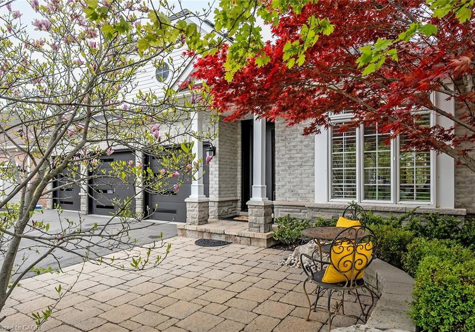 4285-couples-crescent-burlington-ontario-40831043