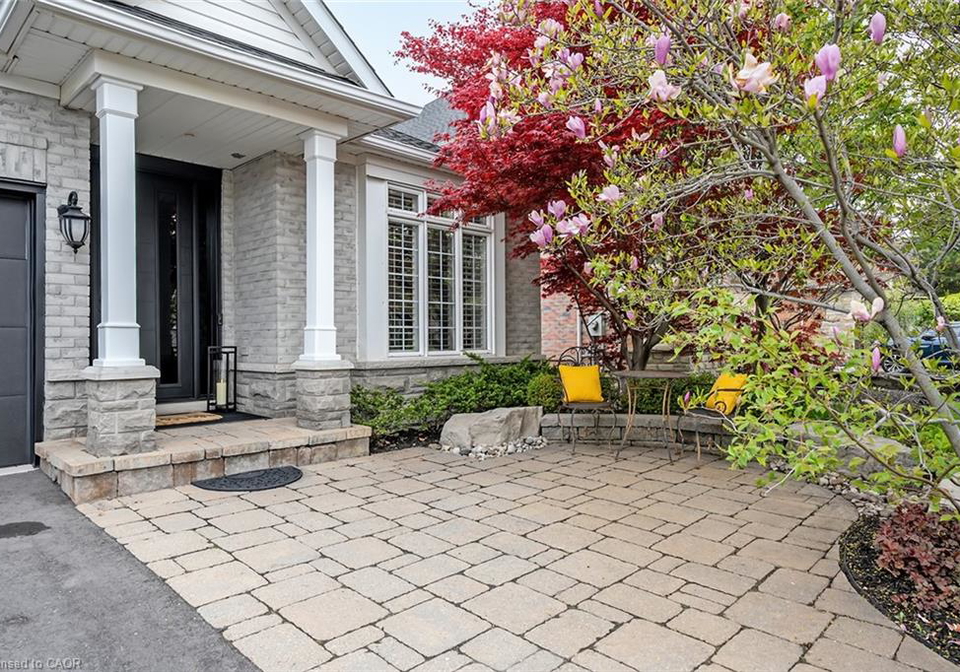 4285-couples-crescent-burlington-ontario-40831043