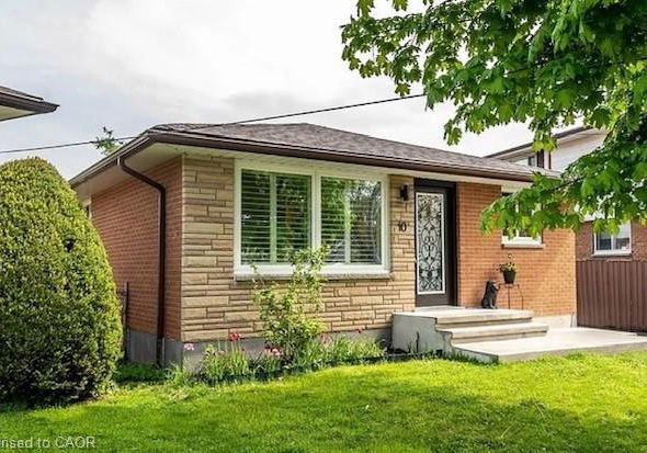 10-sandlyn-court-hamilton-ontario-40831075