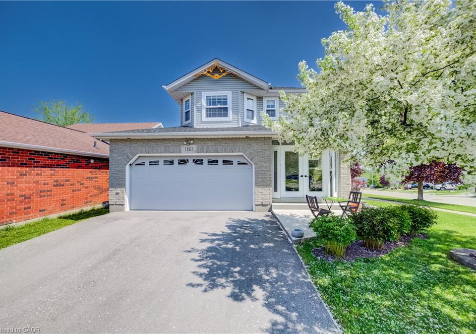 1161-countrystone-drive-kitchener-ontario-40831103