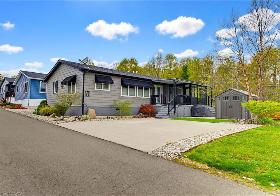 4449-milburough-line-burlington-ontario-40831135