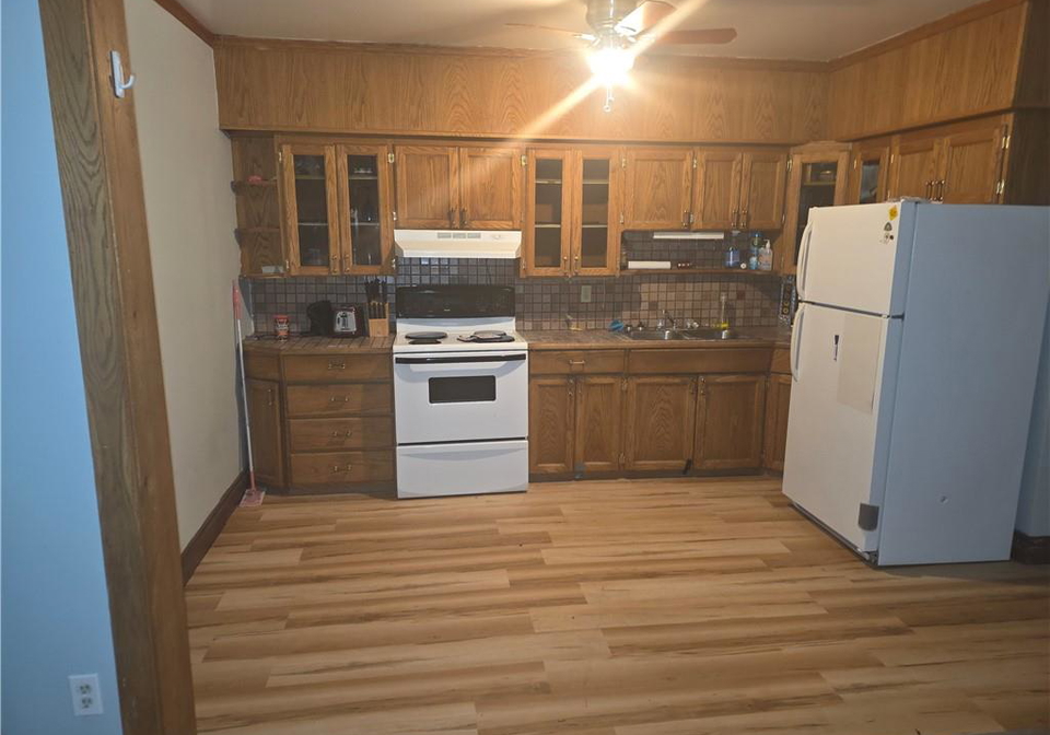 18-huxley-avenue-s-hamilton-ontario-40831142
