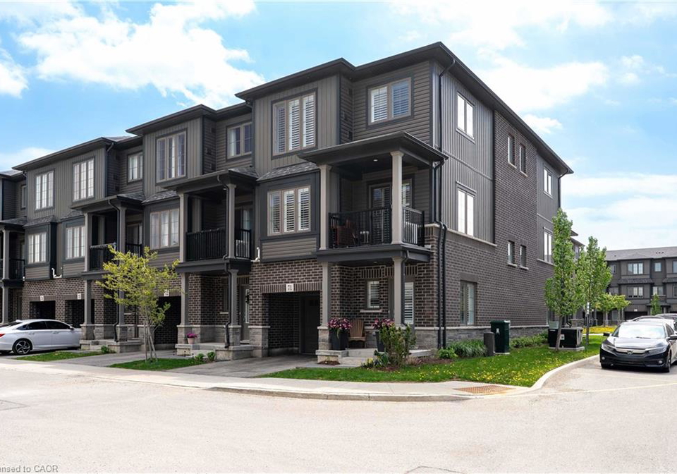 124-compass-trail-cambridge-ontario-40831177