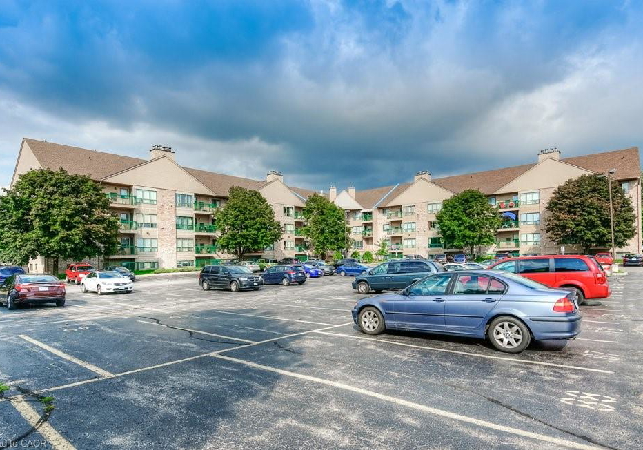 15-hofstetter-avenue-kitchener-ontario-40831256