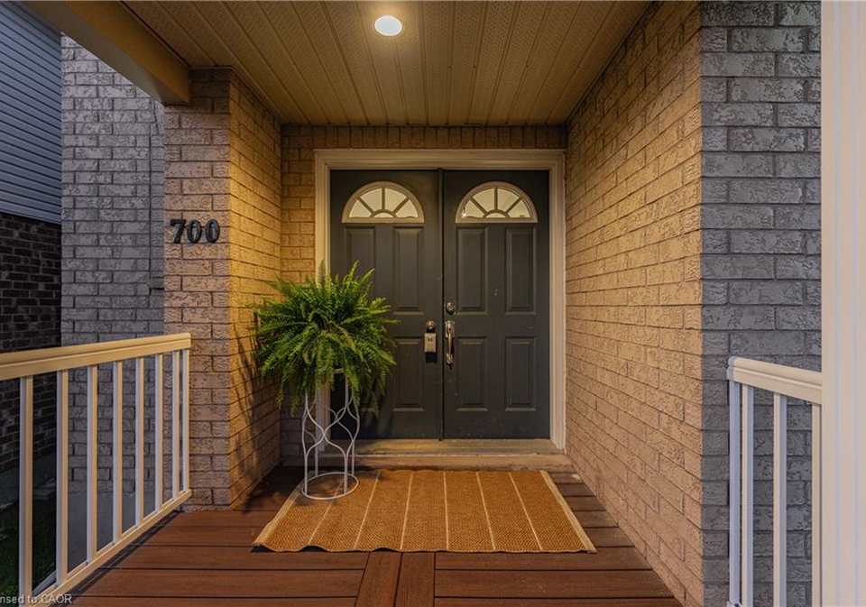700-karlsfeld-road-waterloo-ontario-40831286