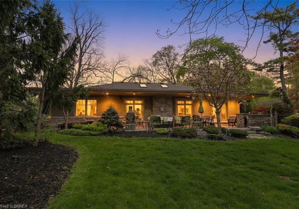 10-gaywood-gardens-brantford-ontario-40831306