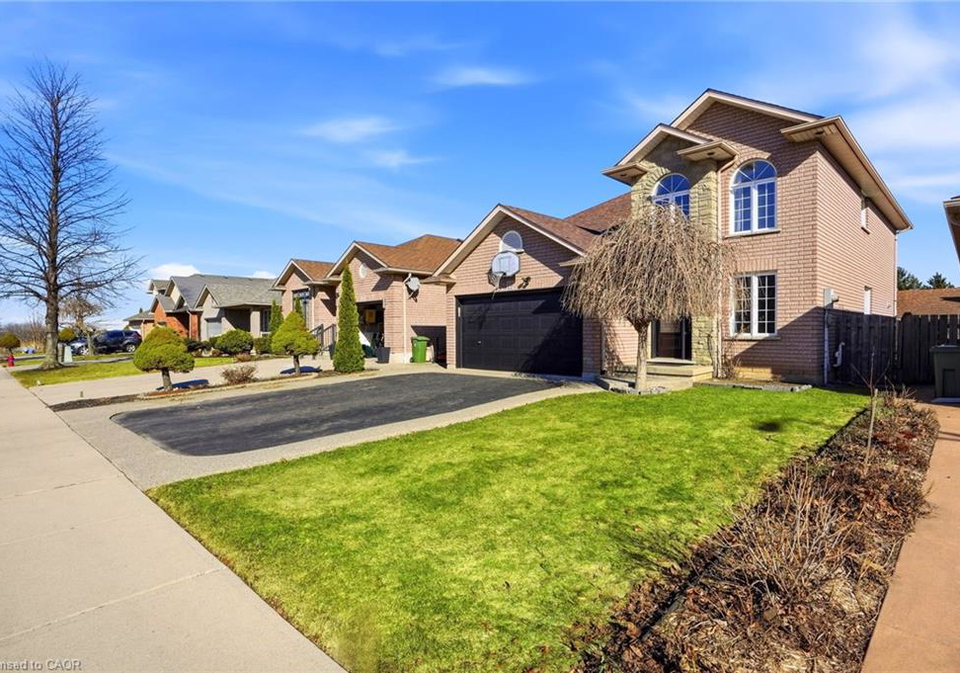 19-konstantine-court-hamilton-ontario-40831308