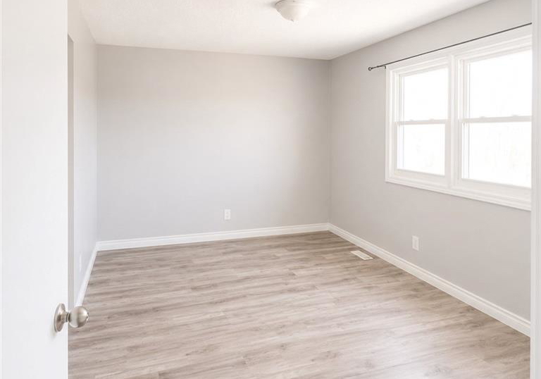 513-quiet-place-waterloo-ontario-40831327