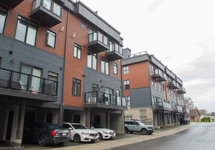 2-willow-street-paris-ontario-40831438