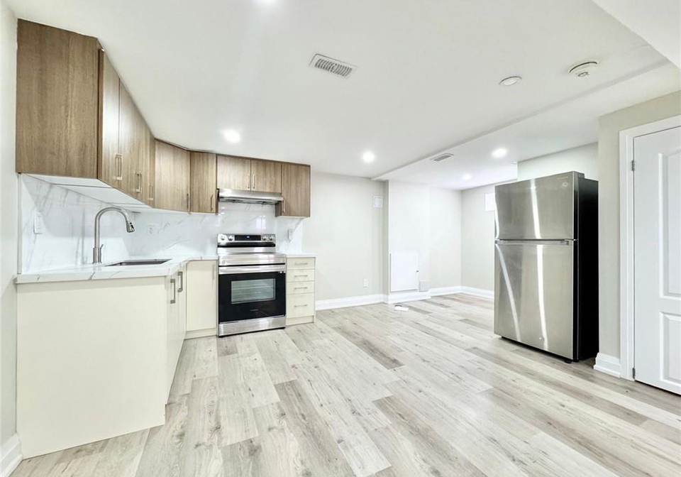 12-fernwood-crescent-hamilton-ontario-40831451