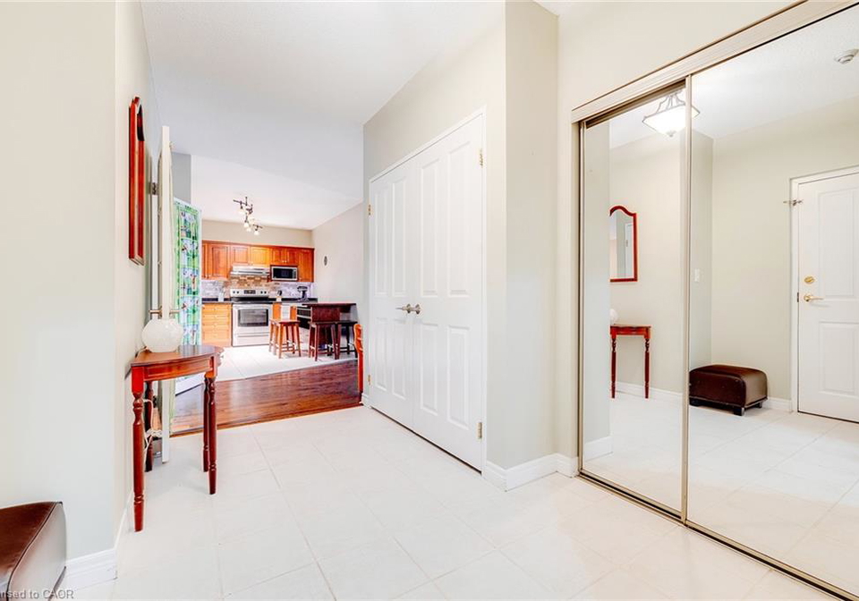 255-keats-way-waterloo-ontario-40831456