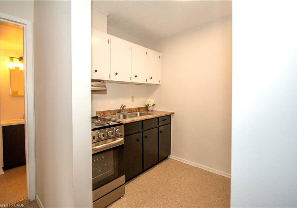 64-benton-street-kitchener-ontario-40831462