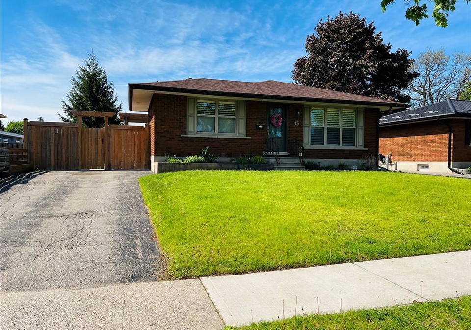 15-blueridge-crescent-brantford-ontario-40831486