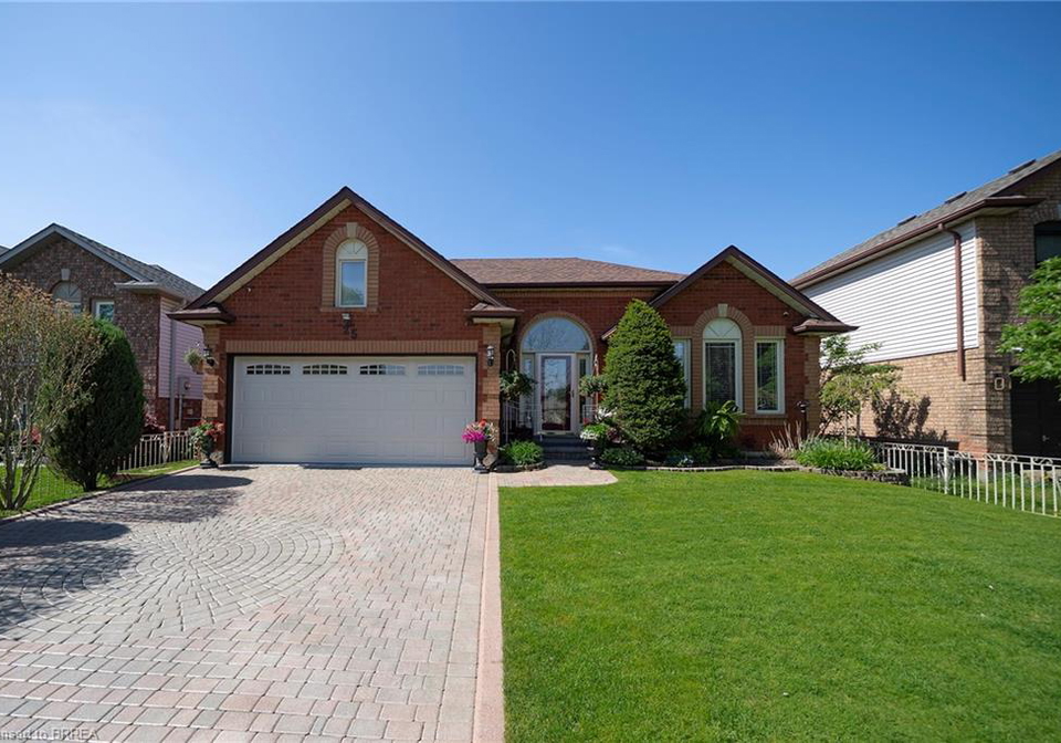 25-maplecrest-lane-brantford-ontario-40831531