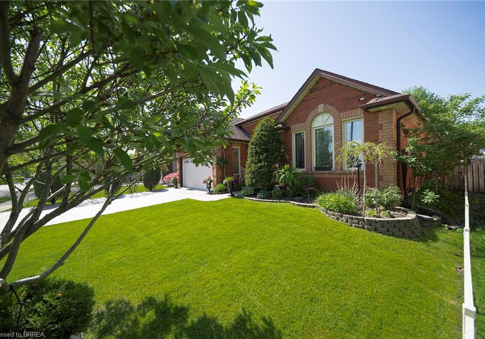25-maplecrest-lane-brantford-ontario-40831531
