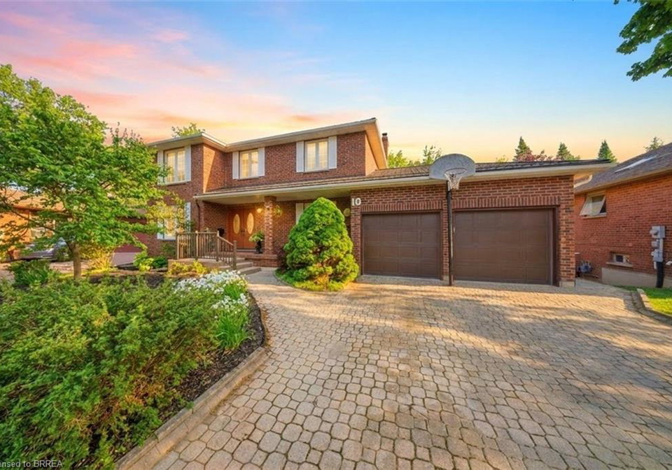 10-riva-ridge-brantford-ontario-40831561