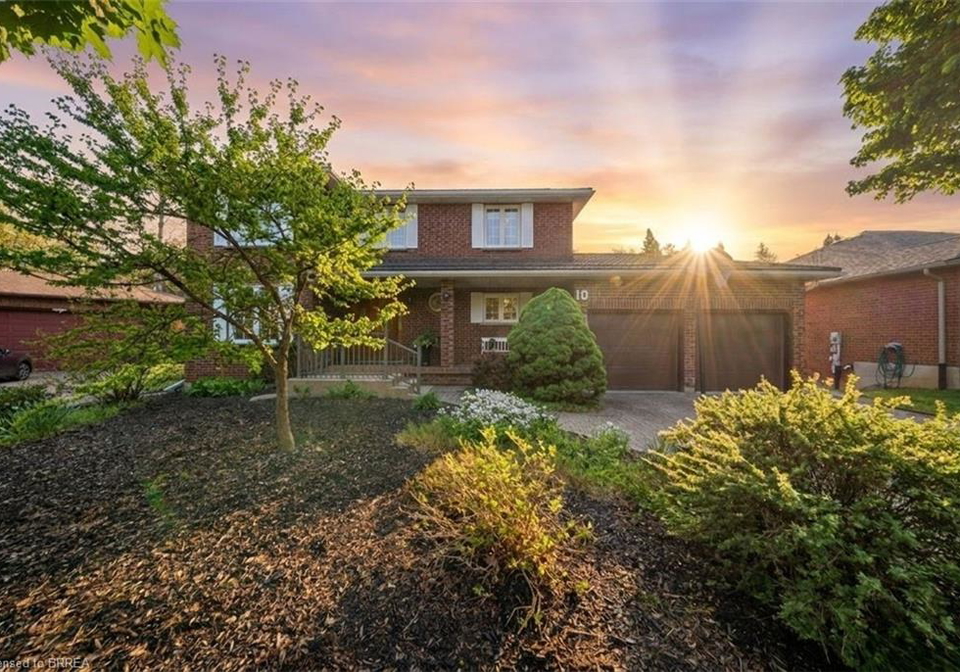 10-riva-ridge-brantford-ontario-40831561
