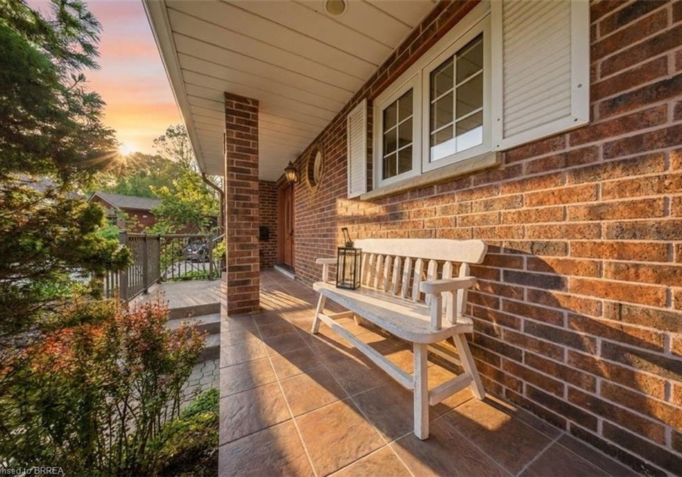 10-riva-ridge-brantford-ontario-40831561