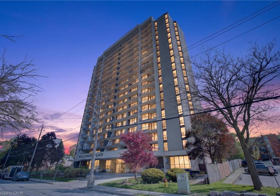 81-church-street-kitchener-ontario-40831618