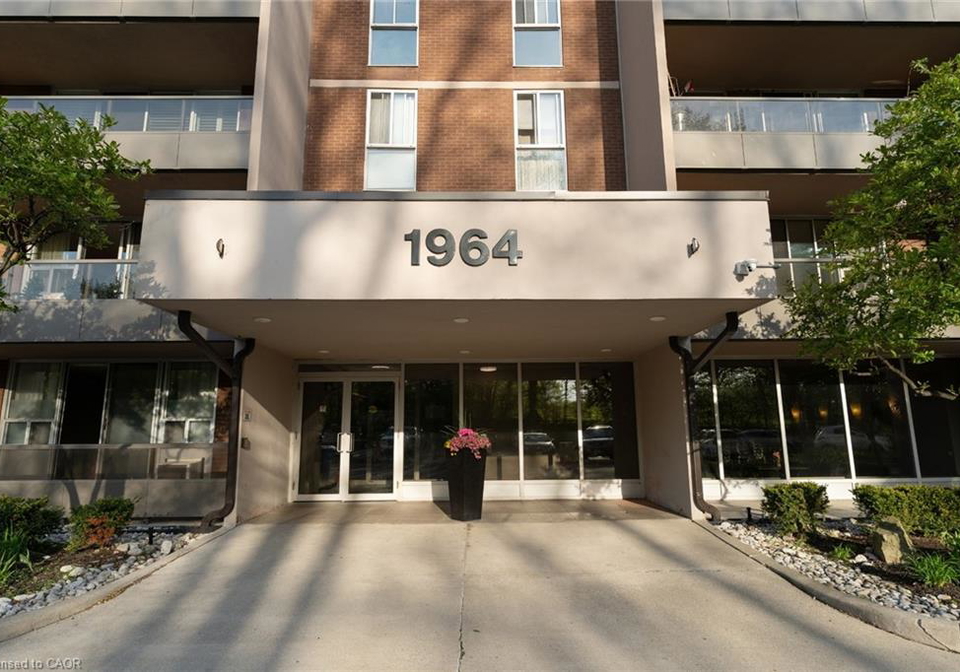 1964-main-street-w-hamilton-ontario-40831646