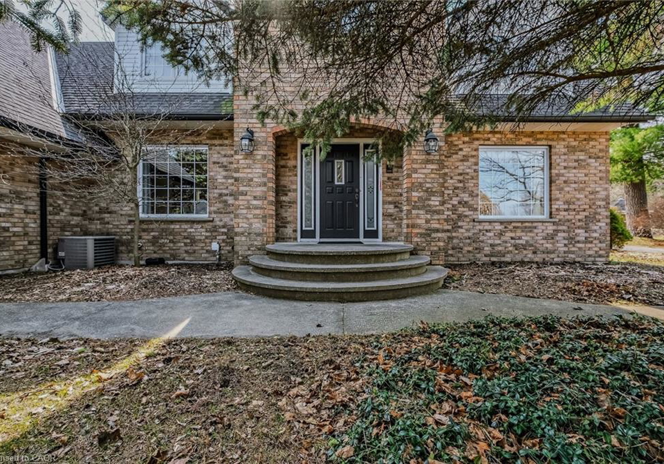 208-victoria-street-simcoe-ontario-40831655
