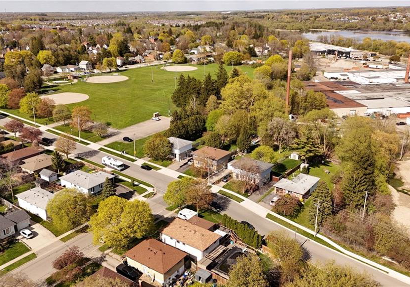 51-clemens-avenue-cambridge-ontario-40831660