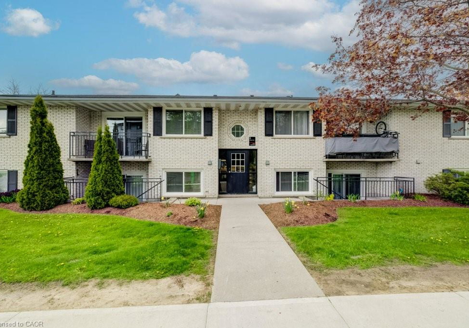 8-amos-avenue-waterloo-ontario-40831691