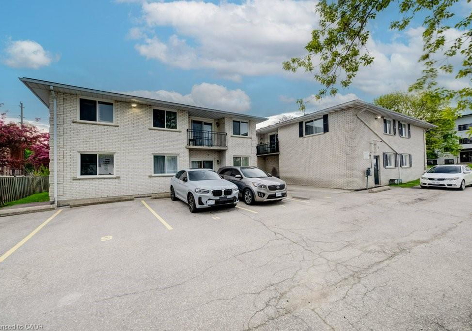 8-amos-avenue-waterloo-ontario-40831691