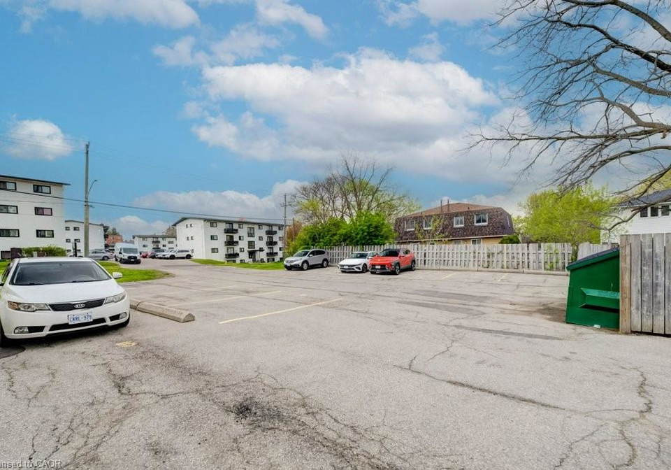 8-amos-avenue-waterloo-ontario-40831691