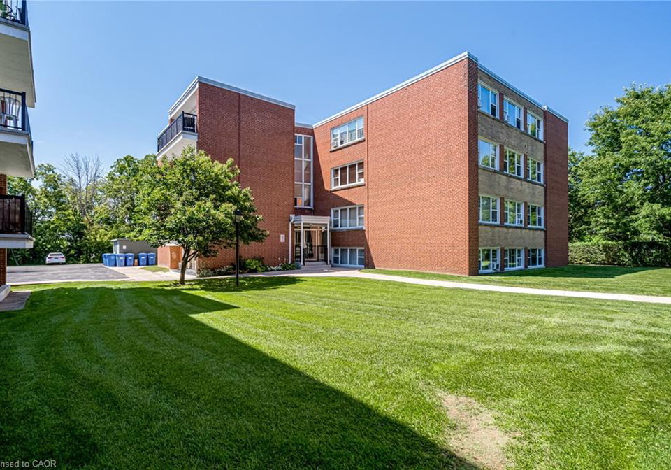 2052-courtland-drive-burlington-ontario-40831698