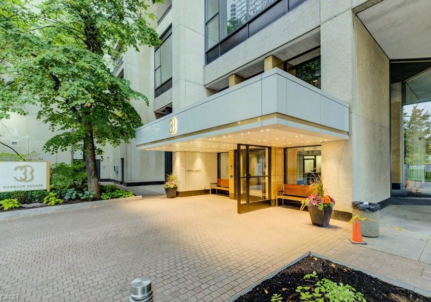 33-harbour-square-toronto-ontario-40831717