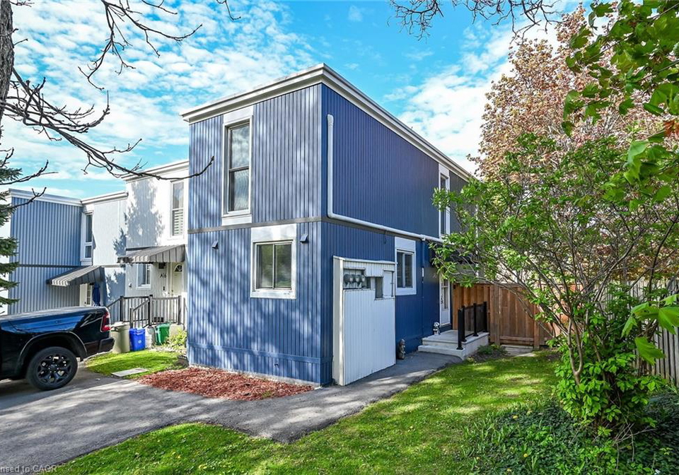 25-britten-close-hamilton-ontario-40831800