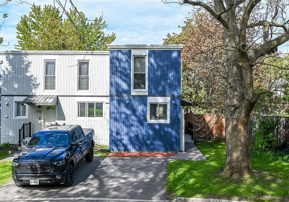 25-britten-close-hamilton-ontario-40831800