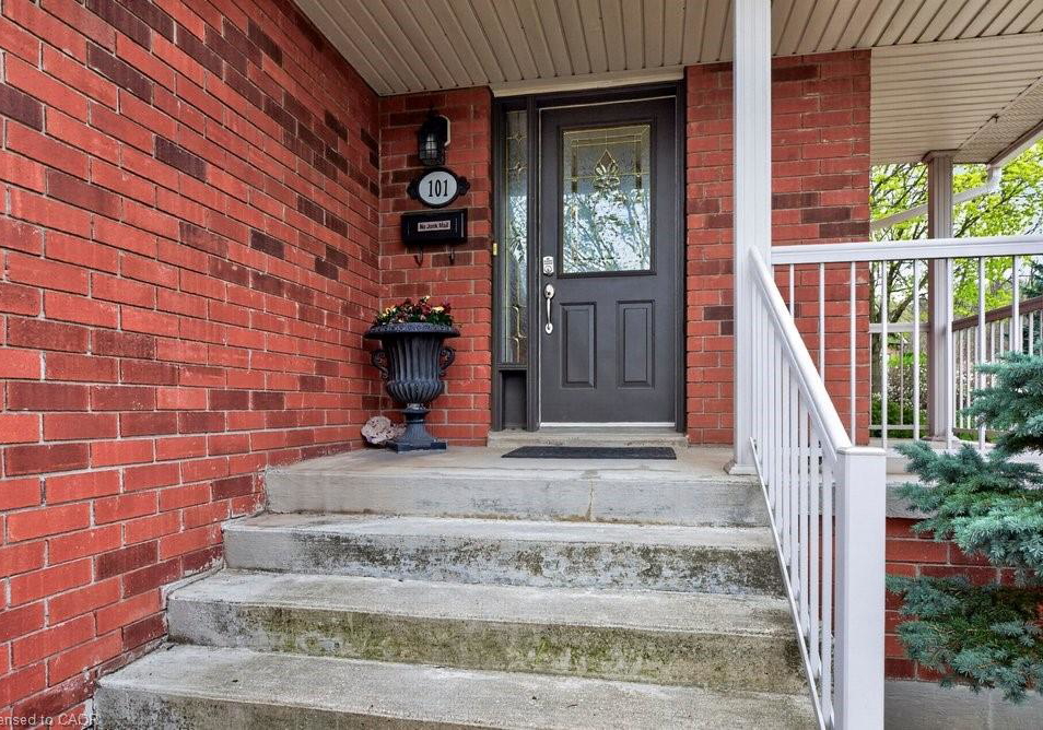 100-beddoe-drive-hamilton-ontario-40831889