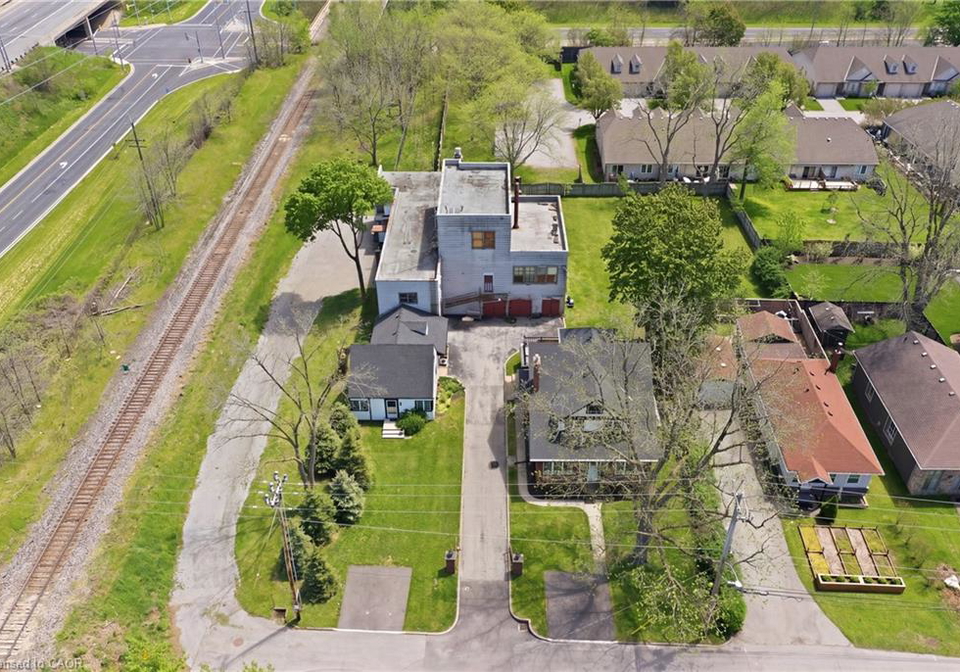 50-52-54-park-road-n-grimsby-ontario-40831919
