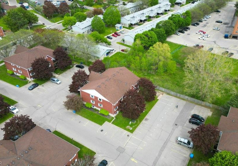 565-greenfield-avenue-kitchener-ontario-40831939