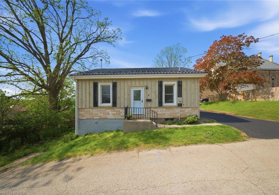 9-keeton-lane-paris-ontario-40831949