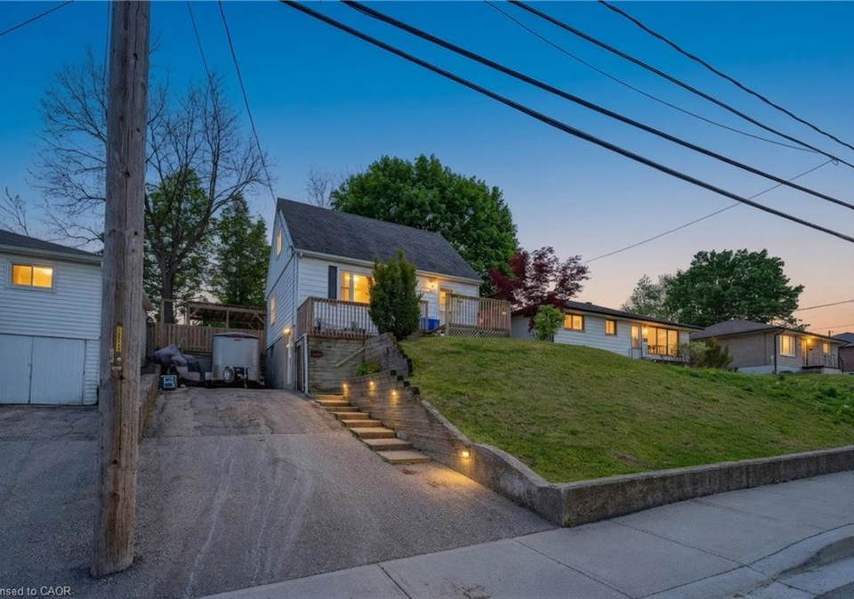 222-park-row-woodstock-ontario-40831958