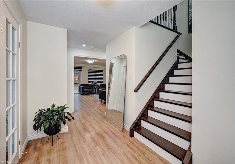 519-yorkshire-drive-waterloo-ontario-40832032