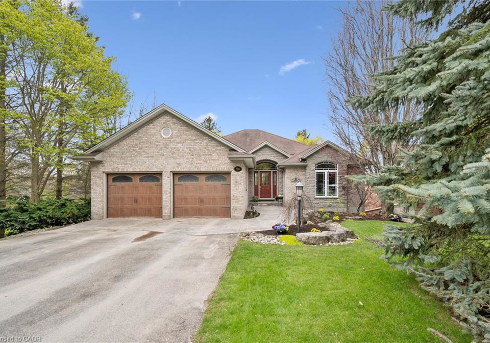 326-erb-street-centre-wellington-ontario-40832040