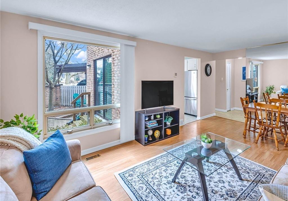 28-underhill-crescent-kitchener-ontario-40832044