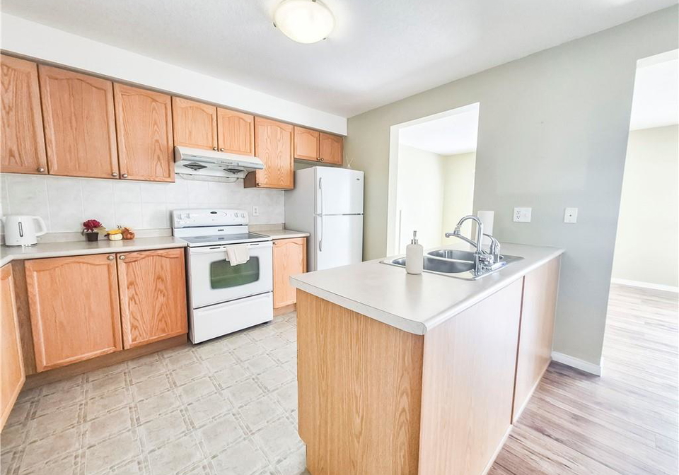 775-karlsfeld-road-waterloo-ontario-40832047