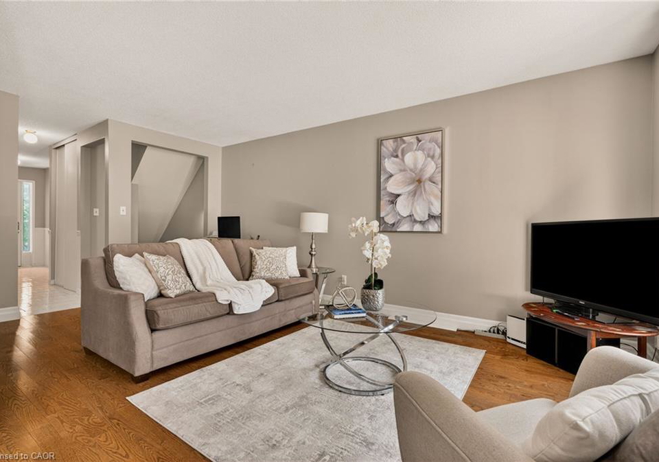 1675-upper-gage-avenue-hamilton-ontario-40832083