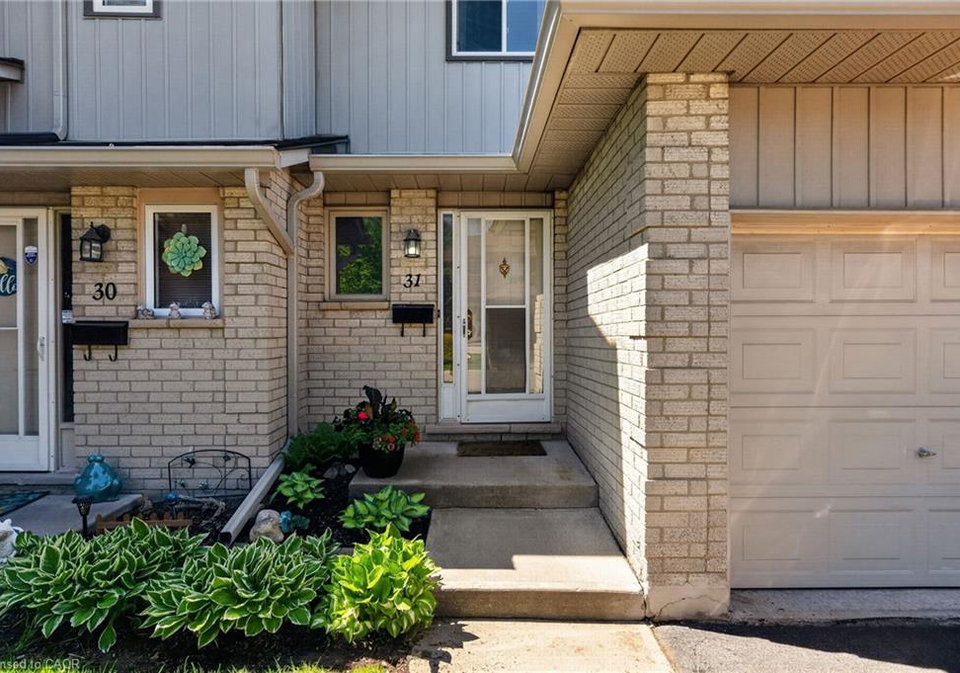 1675-upper-gage-avenue-hamilton-ontario-40832083