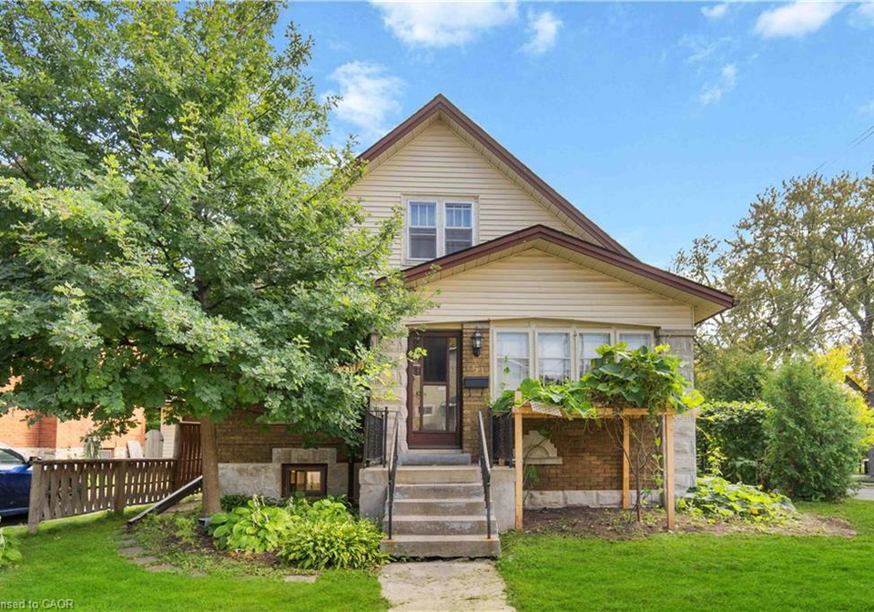 151-louisa-street-kitchener-ontario-40832091
