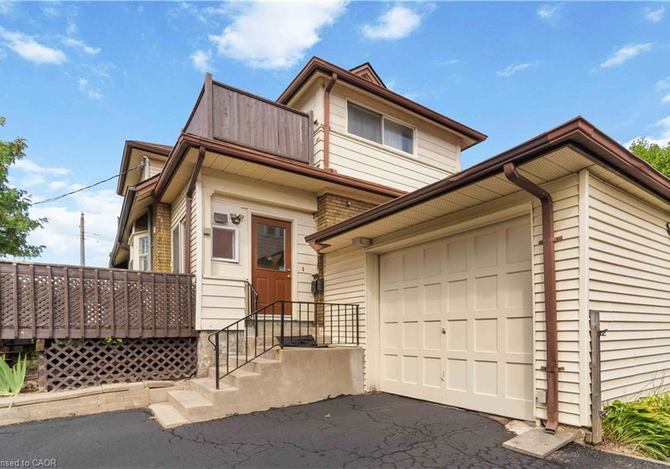151-louisa-street-kitchener-ontario-40832091