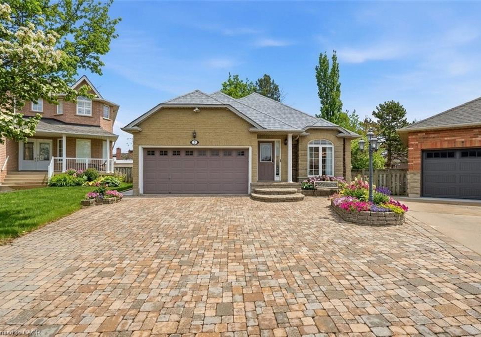 2-amore-boulevard-hamilton-ontario-40832144