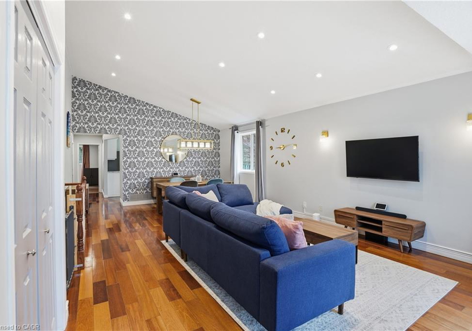 2-amore-boulevard-hamilton-ontario-40832144