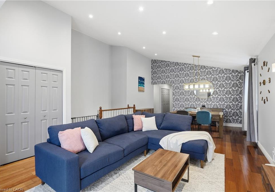 2-amore-boulevard-hamilton-ontario-40832144