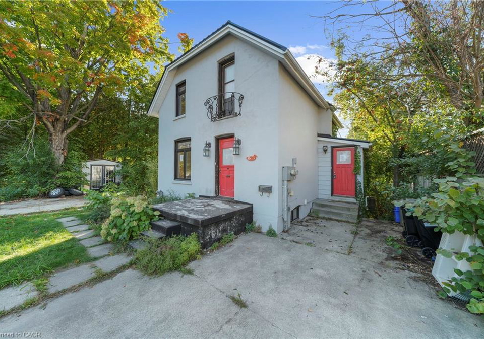 43-perry-street-barrie-ontario-40832206